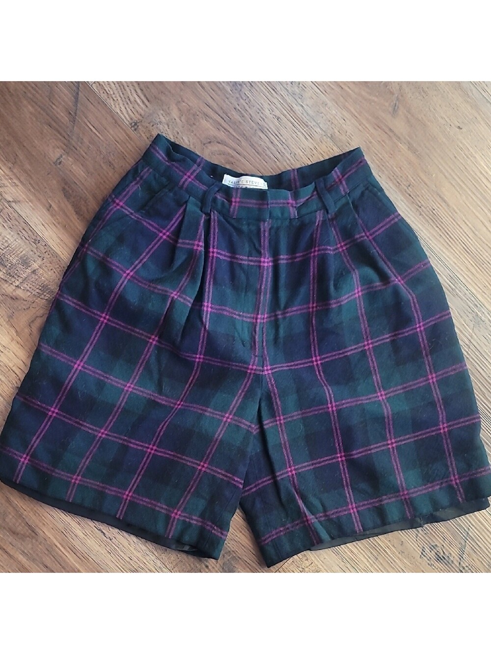Vintage Valerie Stevens Pure Wool Shorts, Size 6, Nylon Lining, Plaid